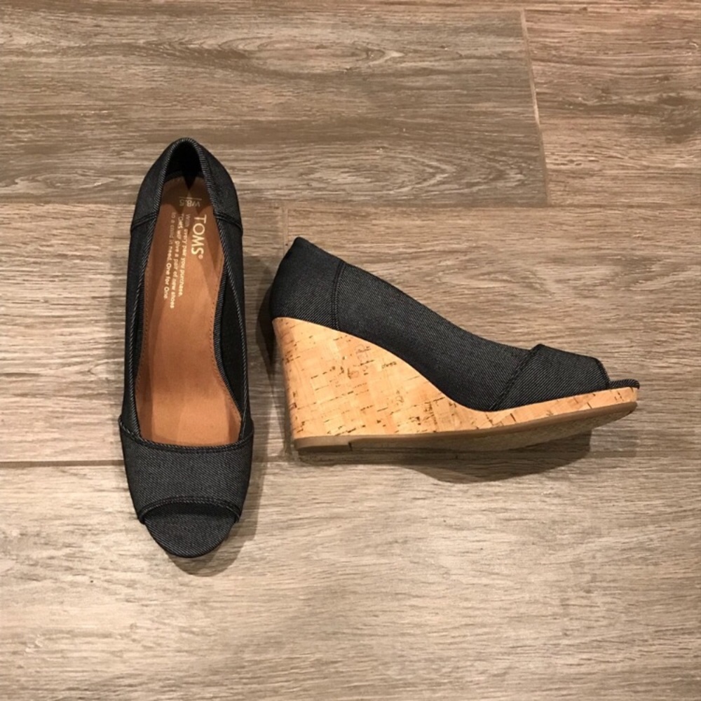 Tom’s wedge shoes